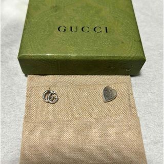 グッチ(Gucci)の確実正規品【希少！】　美品GUCCI ロゴピアス(ピアス)