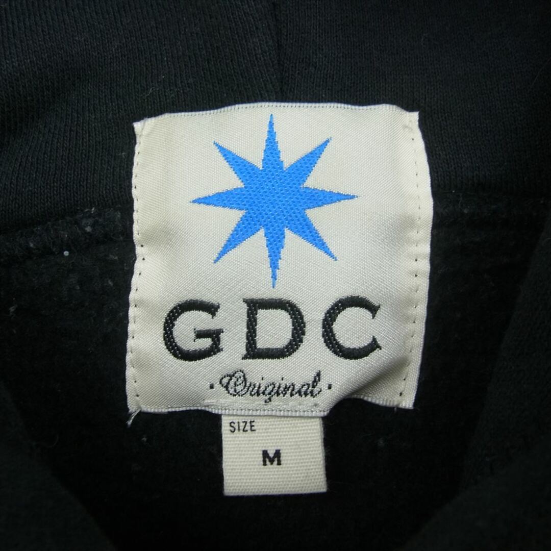 GDC(ジーディーシー)のGDC ジーディーシー プリント フーディー スウェット パーカー ブラック系 M【中古】 メンズのトップス(スウェット)の商品写真