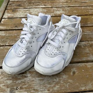 ナイキ(NIKE)のNIKE AIR HUARACHE 24センチ(スニーカー)