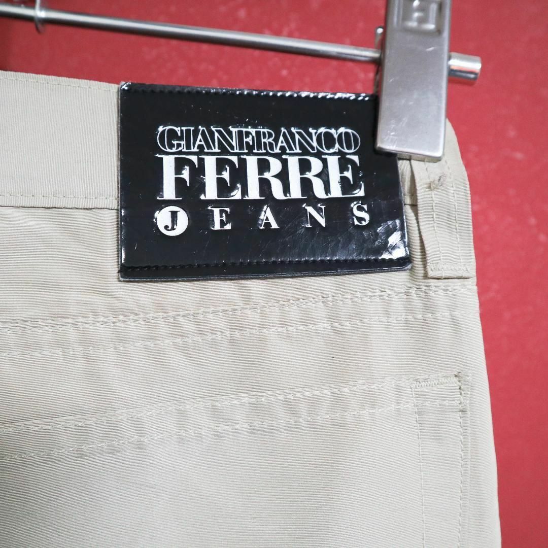 Gianfranco FERRE(ジャンフランコフェレ)の【極希少】GIANFRANCO FERRE メタルロゴデザイン パンツ メンズのパンツ(ワークパンツ/カーゴパンツ)の商品写真