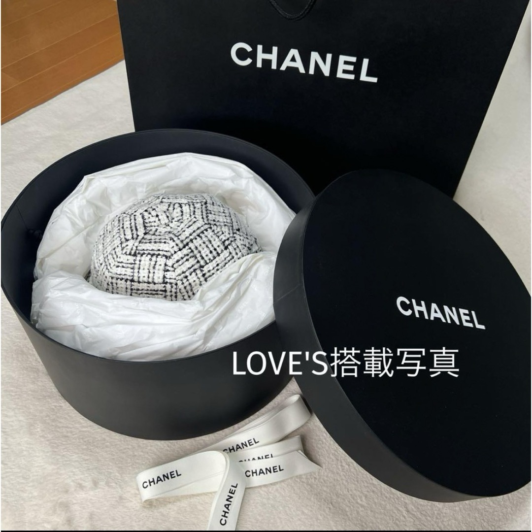 CHANEL(シャネル)のCHANEL 2023秋冬新作 ツイードスパンコールキャップ　新品未使用 レディースの帽子(キャップ)の商品写真