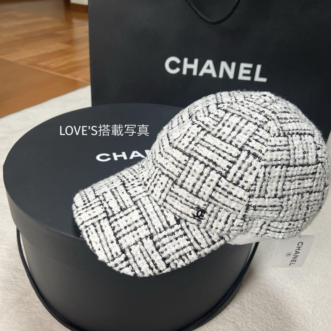 CHANEL(シャネル)のCHANEL 2023秋冬新作 ツイードスパンコールキャップ　新品未使用 レディースの帽子(キャップ)の商品写真