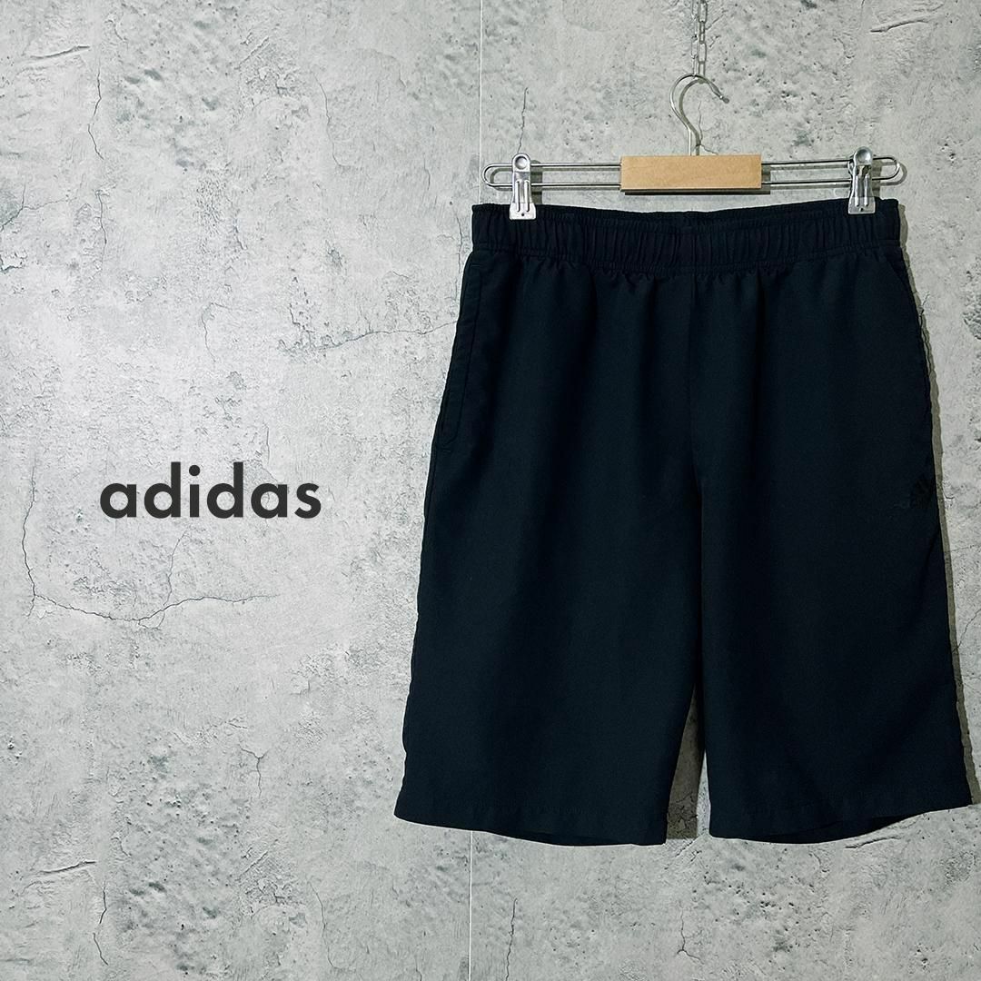 adidas(アディダス)の【 ビックロゴ ❀】アディダス ハーフ パンツ ブラック ルーム ショーツ L メンズのパンツ(ショートパンツ)の商品写真