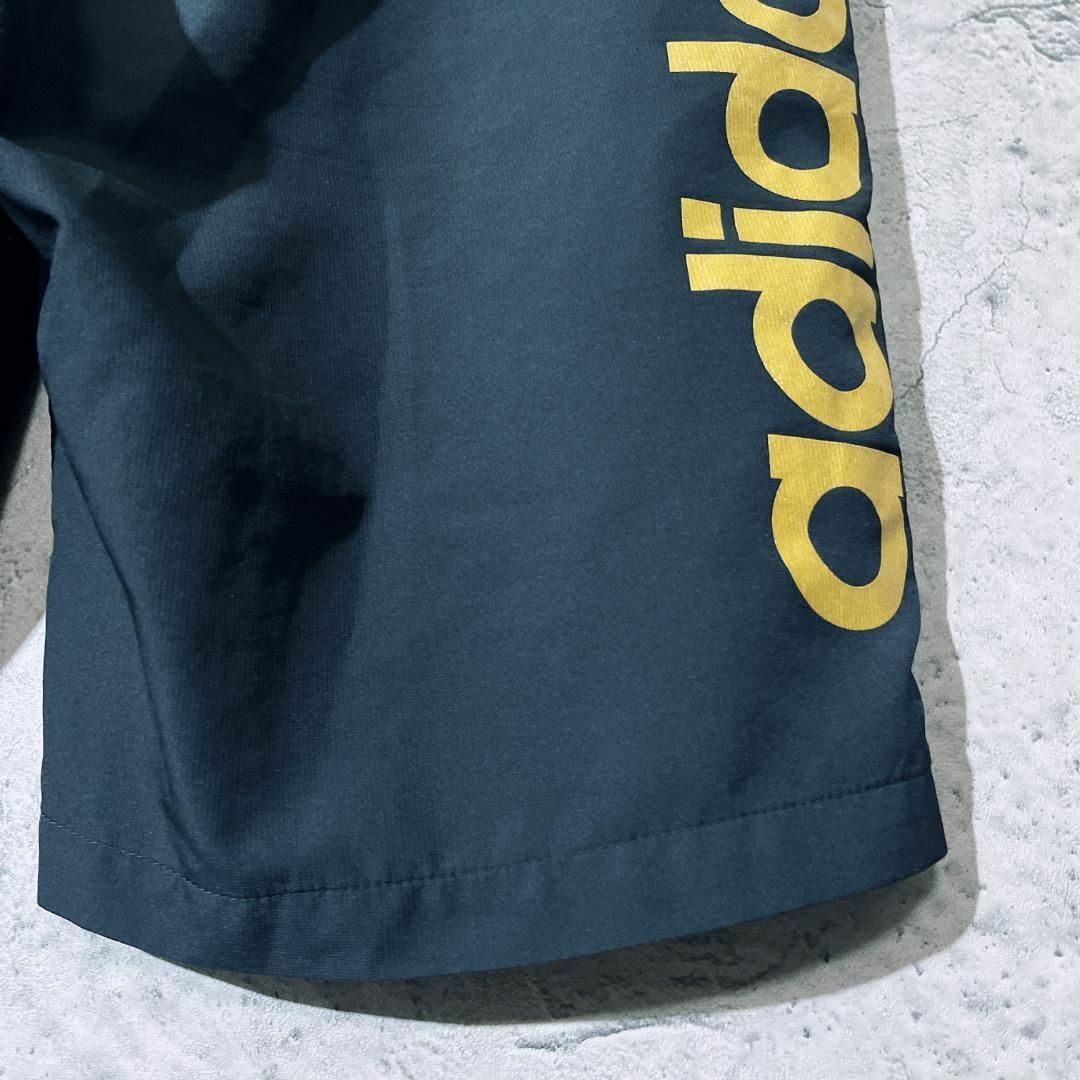 adidas(アディダス)の【 ビックロゴ ❀】アディダス ハーフ パンツ ブラック ルーム ショーツ L メンズのパンツ(ショートパンツ)の商品写真