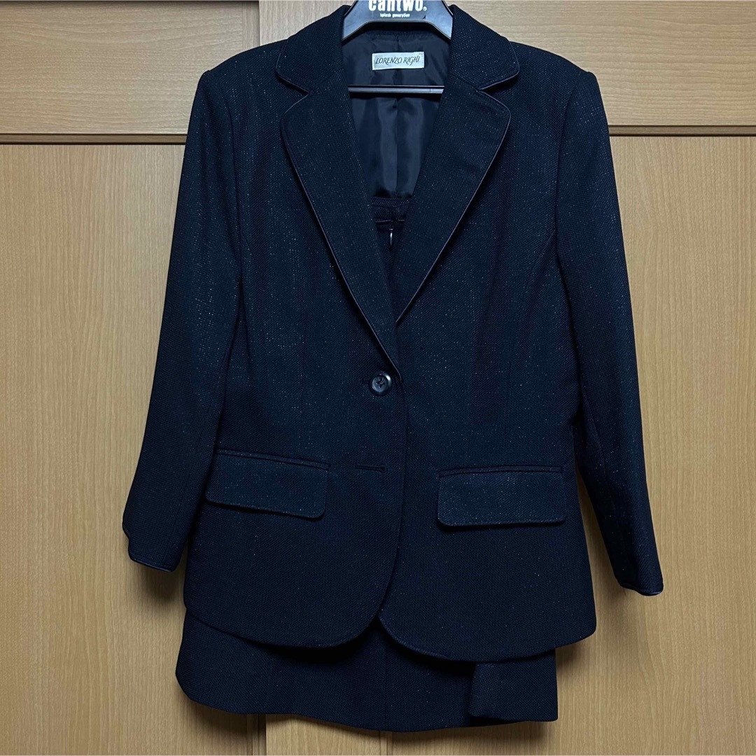 LORENZO RIGHI　レディーススーツ　11号 レディースのフォーマル/ドレス(スーツ)の商品写真