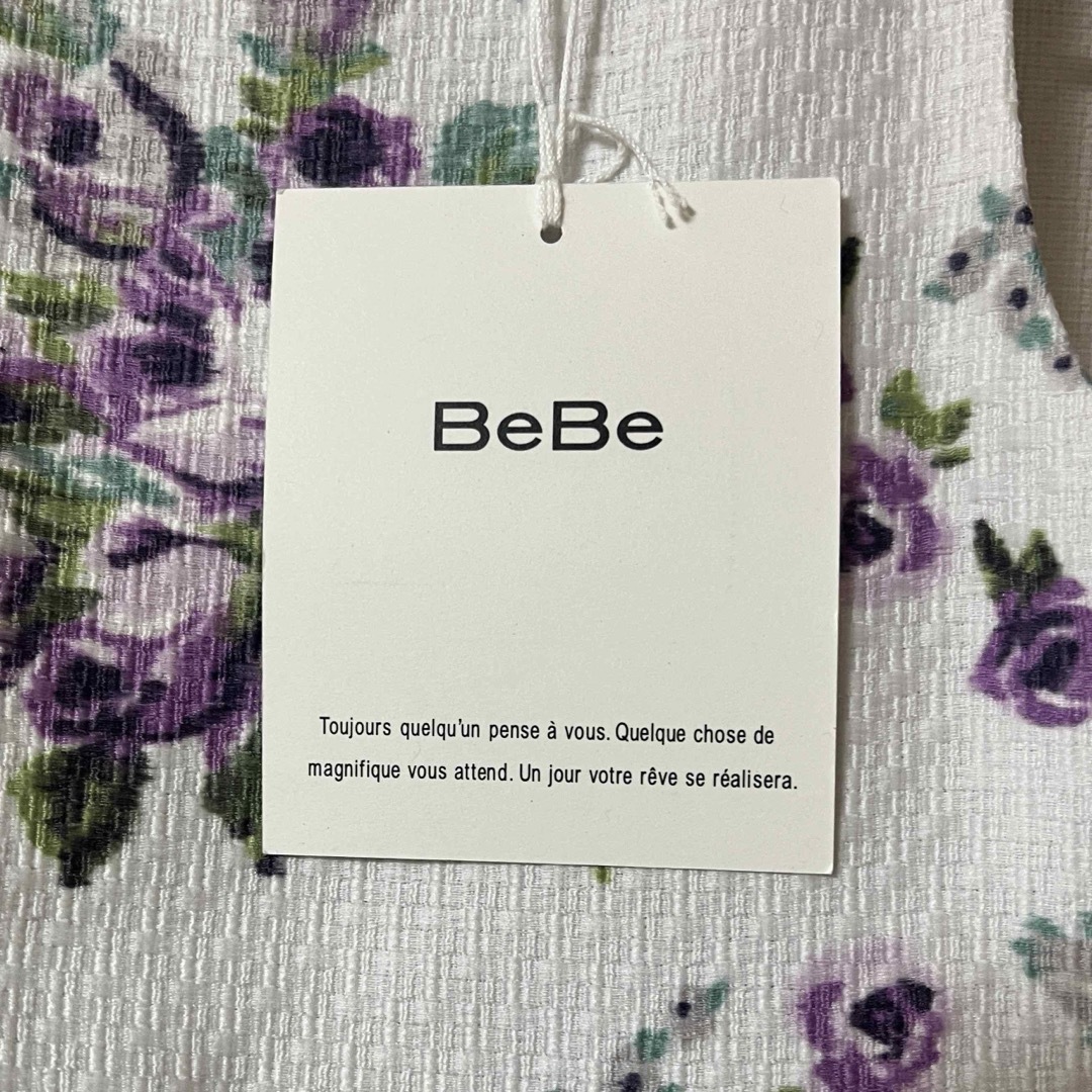 BeBe(ベベ)の【BeBe】ローズ ブーケ プリント カバリエレ・アズーロ ワンピース 110 キッズ/ベビー/マタニティのキッズ服女の子用(90cm~)(ワンピース)の商品写真