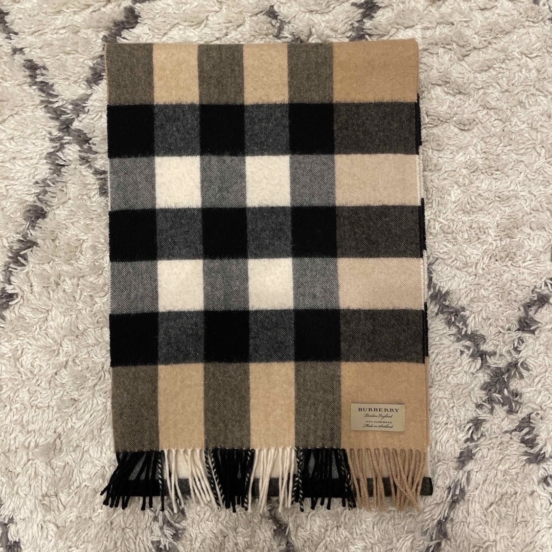 BURBERRY(バーバリー)のバーバリー　マフラー レディースのファッション小物(マフラー/ショール)の商品写真