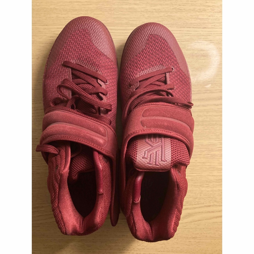 NIKE(ナイキ)のナイキ カイリー2 Red Velvet チケットのスポーツ(バスケットボール)の商品写真