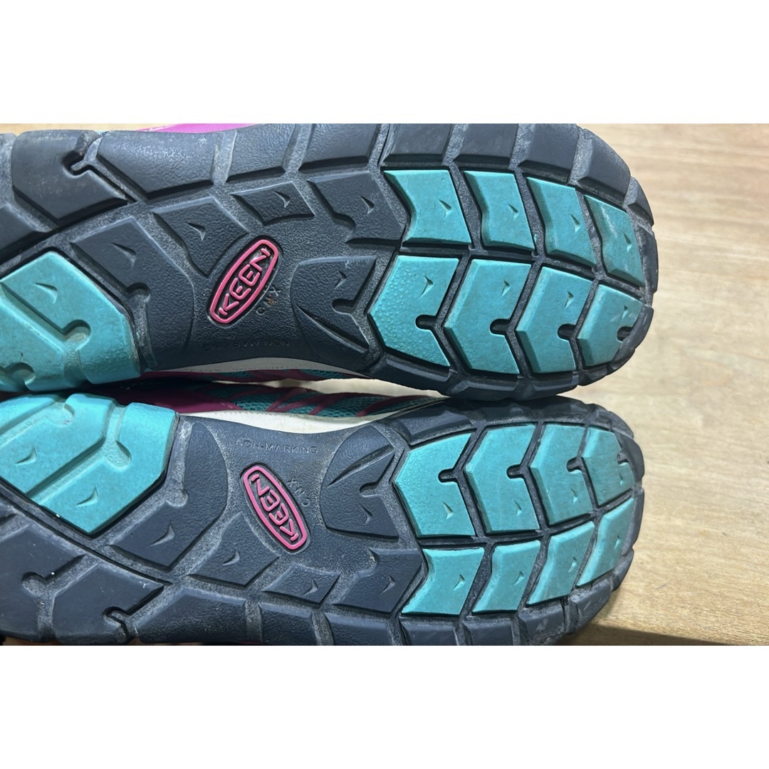 KEEN(キーン)のKEEN スニーカー　21.0cm キッズ/ベビー/マタニティのキッズ靴/シューズ(15cm~)(スニーカー)の商品写真