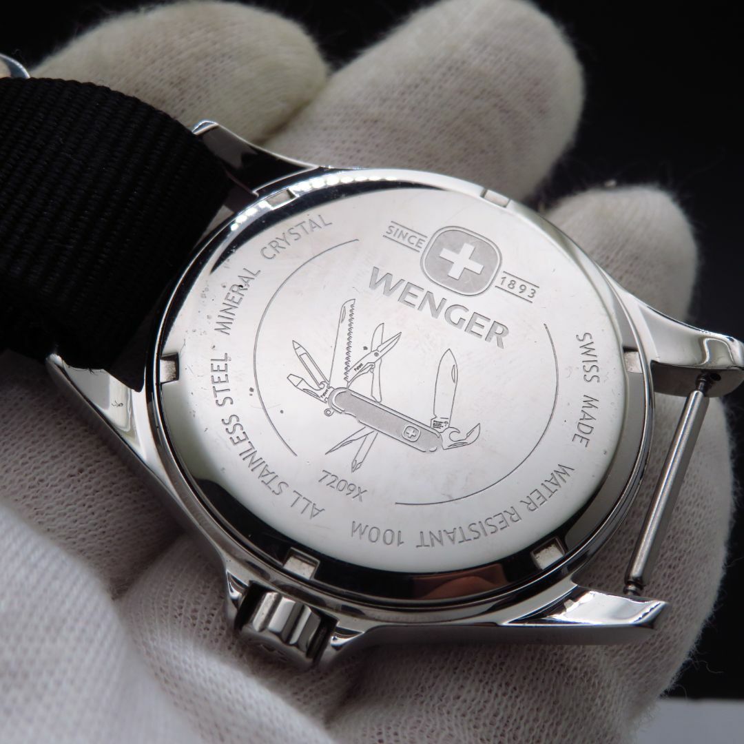 Wenger(ウェンガー)のWENGER ミリタリーウォッチ デイト 蛍光針 7209X メンズの時計(腕時計(アナログ))の商品写真