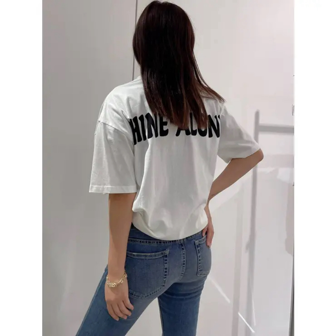 GYDA(ジェイダ)の定価3990円　新品タグ付　GYDA SHINE ALONE BIG Tシャツ レディースのトップス(Tシャツ(半袖/袖なし))の商品写真