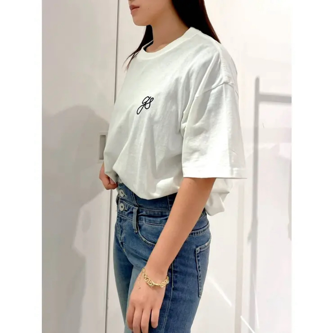 GYDA(ジェイダ)の定価3990円　新品タグ付　GYDA SHINE ALONE BIG Tシャツ レディースのトップス(Tシャツ(半袖/袖なし))の商品写真