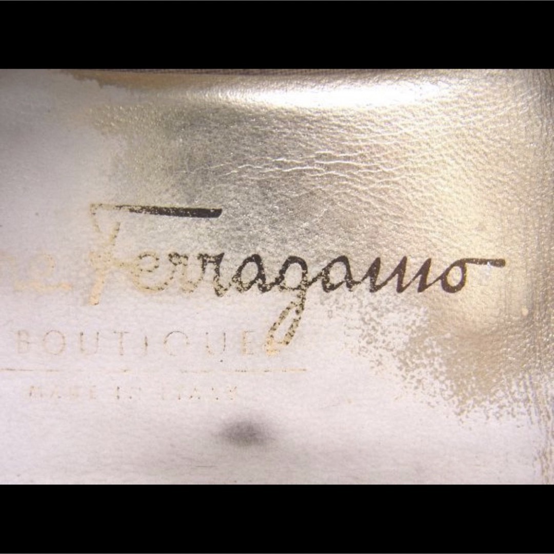 Salvatore Ferragamo(サルヴァトーレフェラガモ)のSalvatore Ferragamo フェラガモ ヴァラ パンプス サテン レディースの靴/シューズ(ハイヒール/パンプス)の商品写真