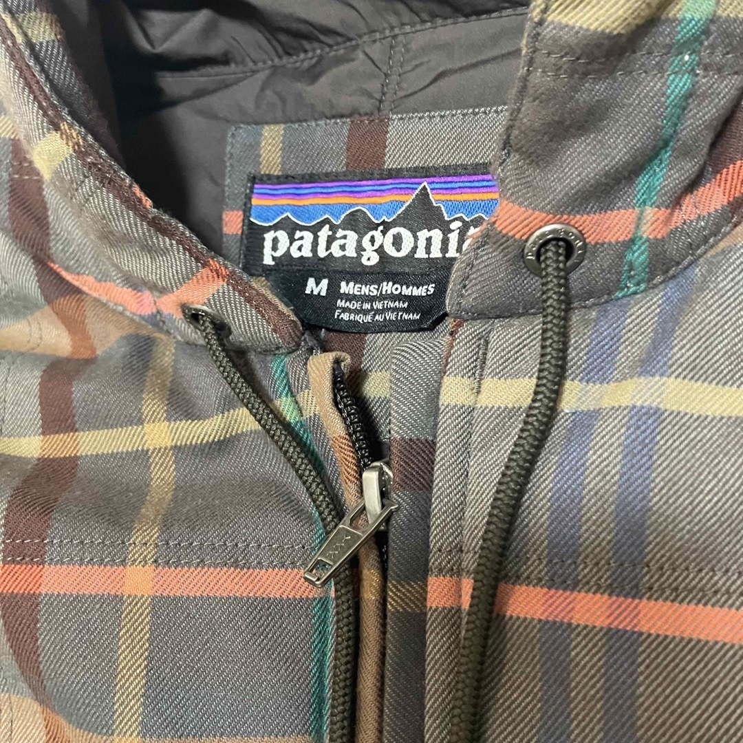 patagonia(パタゴニア)の○パタゴニア  キルティング　パーカー　ブラウン　チェック　M メンズのジャケット/アウター(その他)の商品写真