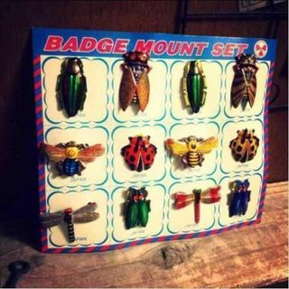 昭和レトロ ビンテージ ブローチ ブリキ 缶バッジ バッヂ昆虫　虫　ハチ(ブローチ/コサージュ)