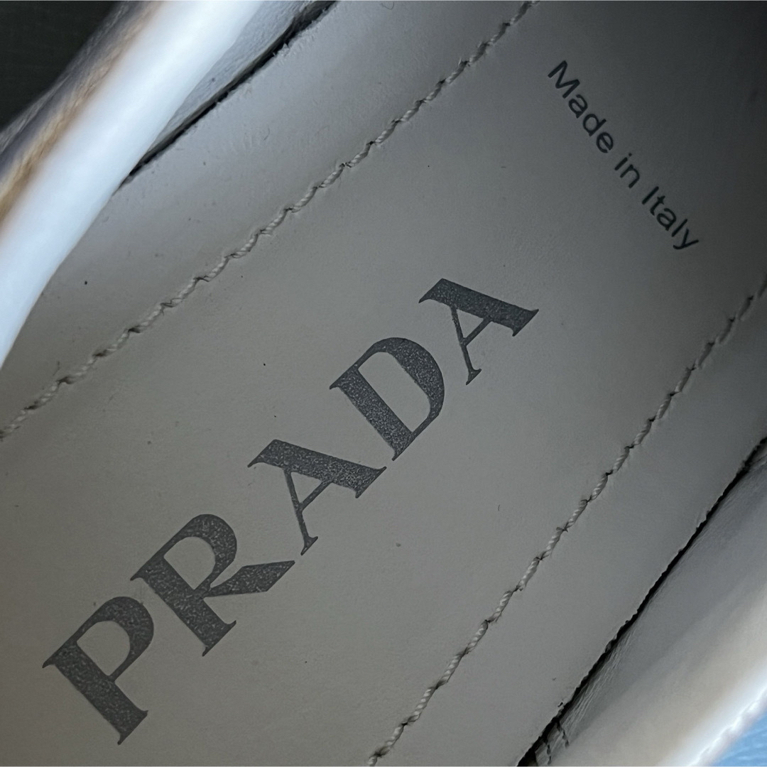 PRADA(プラダ)のPRADA スニーカー シルバー レディースの靴/シューズ(スニーカー)の商品写真