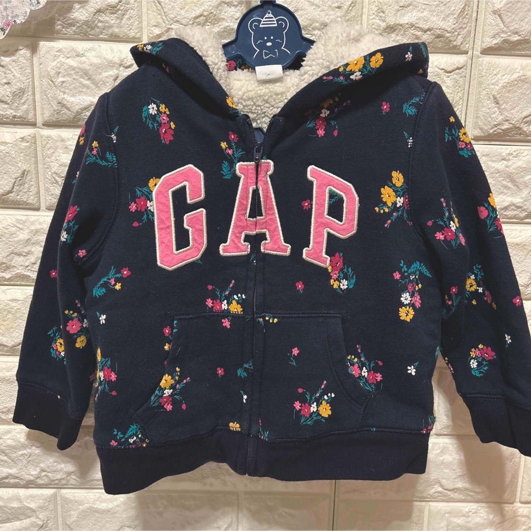 GAP(ギャップ)のGAP女児ボアパーカー(フード付き) キッズ/ベビー/マタニティのキッズ服女の子用(90cm~)(ジャケット/上着)の商品写真