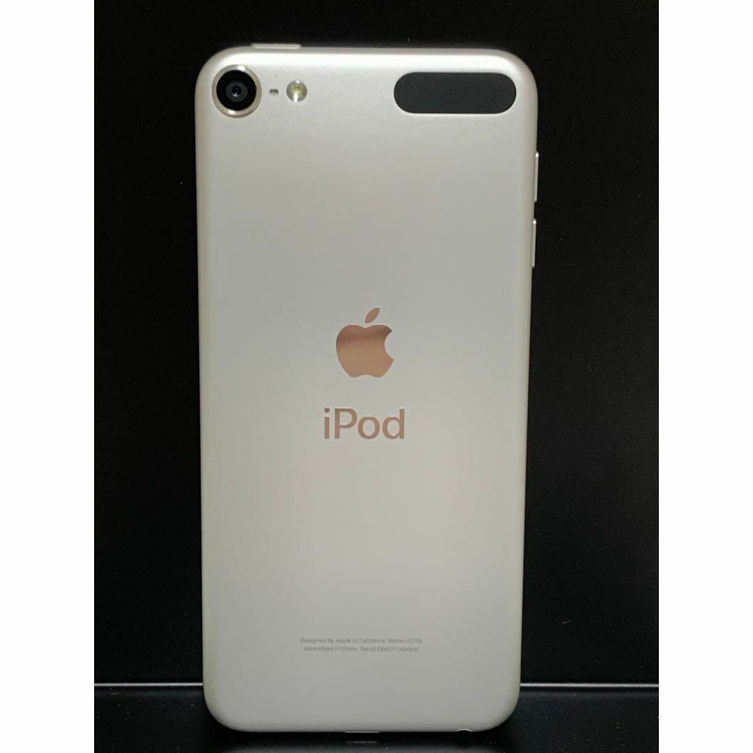 Apple(アップル)のApple iPod touch7 32GB シルバー MVHV2J/A 美品 スマホ/家電/カメラのオーディオ機器(ポータブルプレーヤー)の商品写真