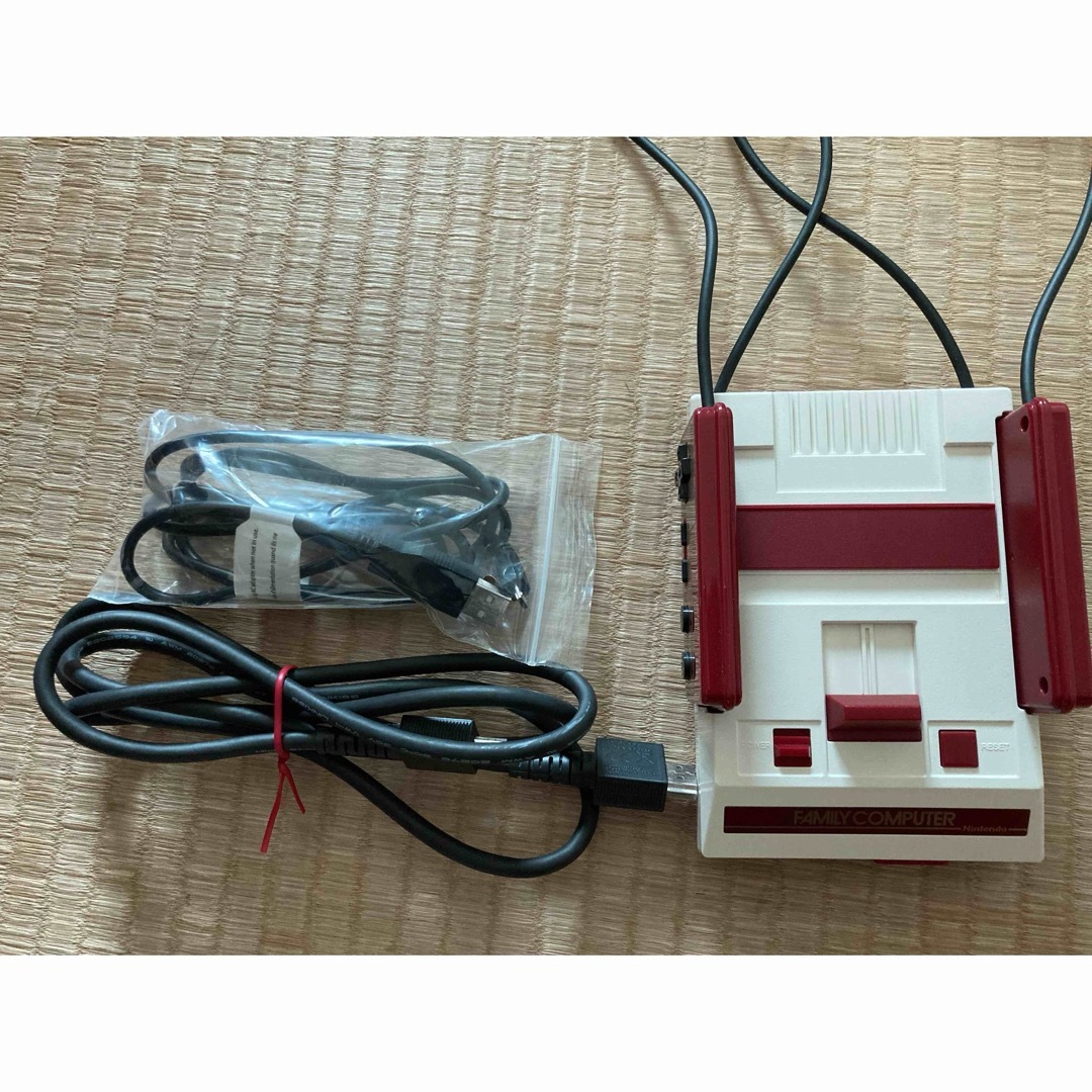 Nintendo  ニンテンドークラシックミニ ファミリーコンピュータ エンタメ/ホビーのゲームソフト/ゲーム機本体(家庭用ゲーム機本体)の商品写真