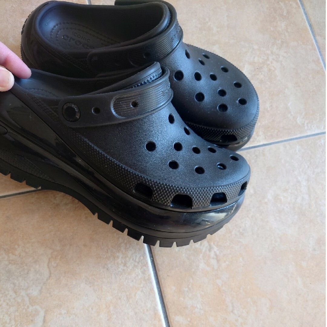 crocs(クロックス)のメガ クラッシュ ロイヤル クロッグ　クロックス レディースの靴/シューズ(サンダル)の商品写真