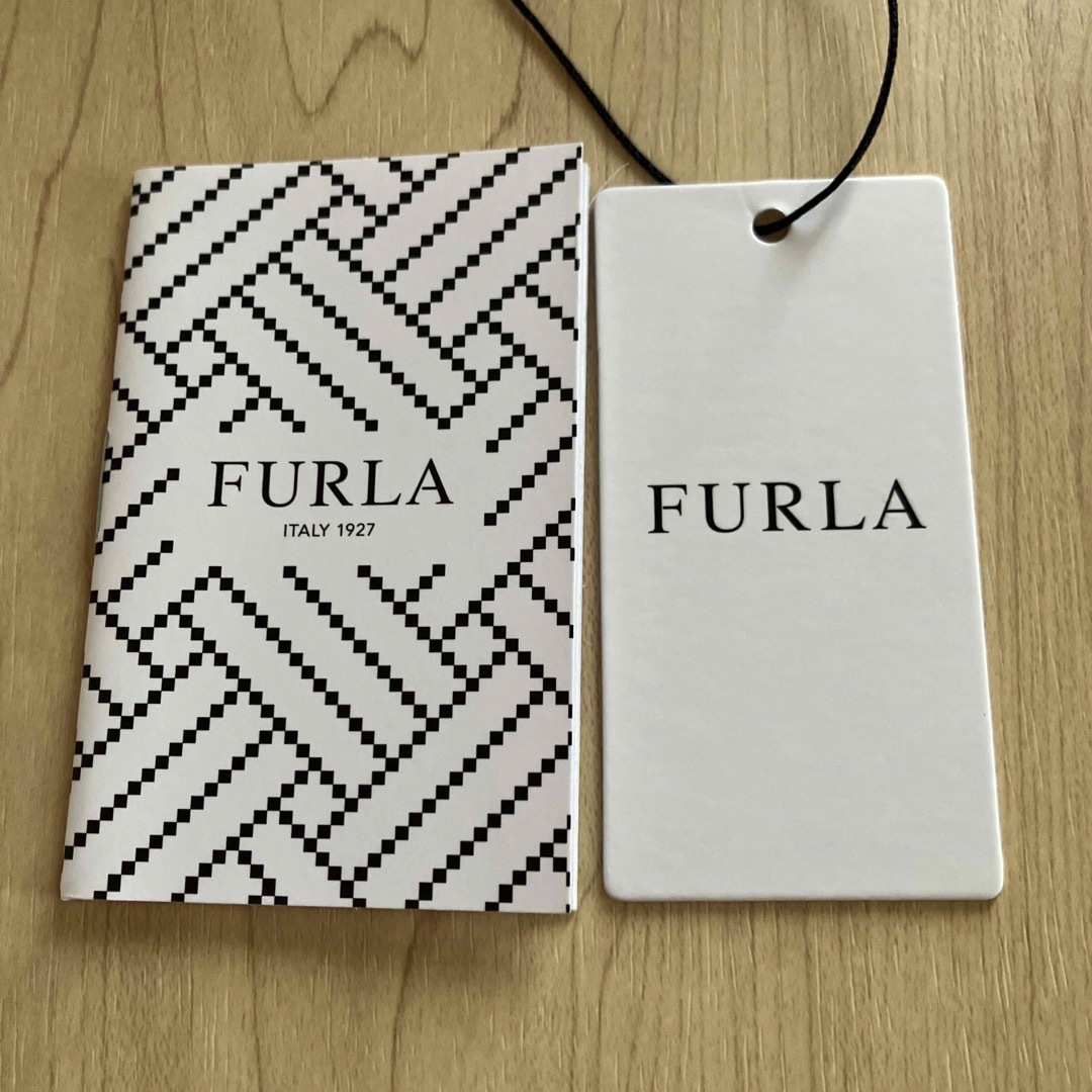 Furla(フルラ)の【極美品!!!】FURLA フルラ フラップ 長財布 グレージュ ベージュ レディースのファッション小物(財布)の商品写真