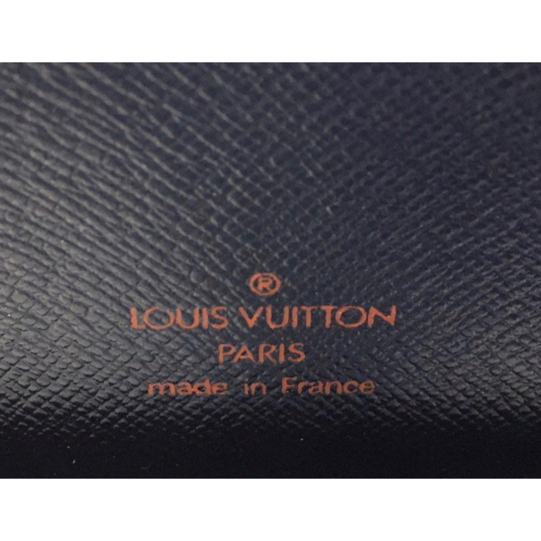 LOUIS VUITTON(ルイヴィトン)のルイヴィトン　パスケース　カッコいい　黒　定番ロゴ　お洒落　シンプル メンズのファッション小物(名刺入れ/定期入れ)の商品写真