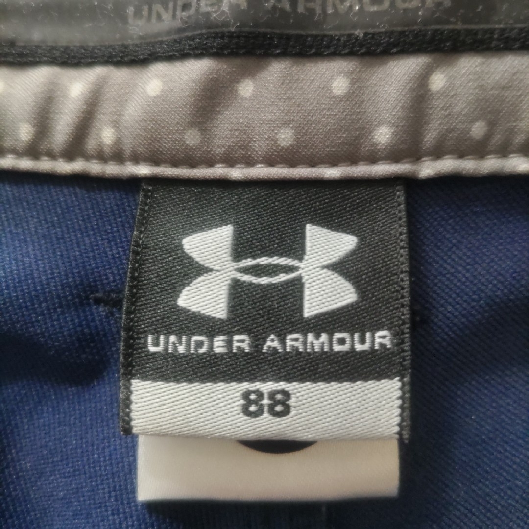 UNDER ARMOUR(アンダーアーマー)のアンダーアーマー ゴルフパンツ ネイビードット 水玉模様 スポーツ/アウトドアのゴルフ(ウエア)の商品写真