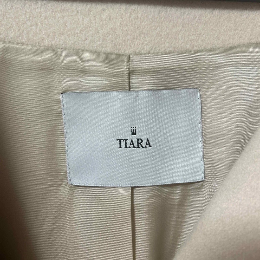 tiara(ティアラ)のTIARA ノーカラーコート レディースのジャケット/アウター(ロングコート)の商品写真