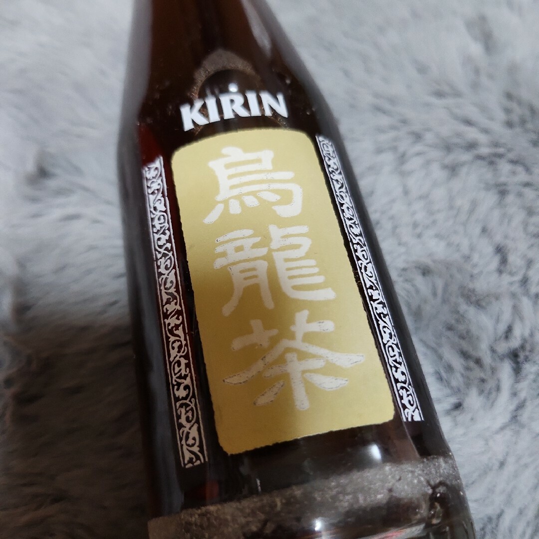 キリン(キリン)のKIRIN 烏龍茶 希少瓶 食品/飲料/酒の飲料(茶)の商品写真