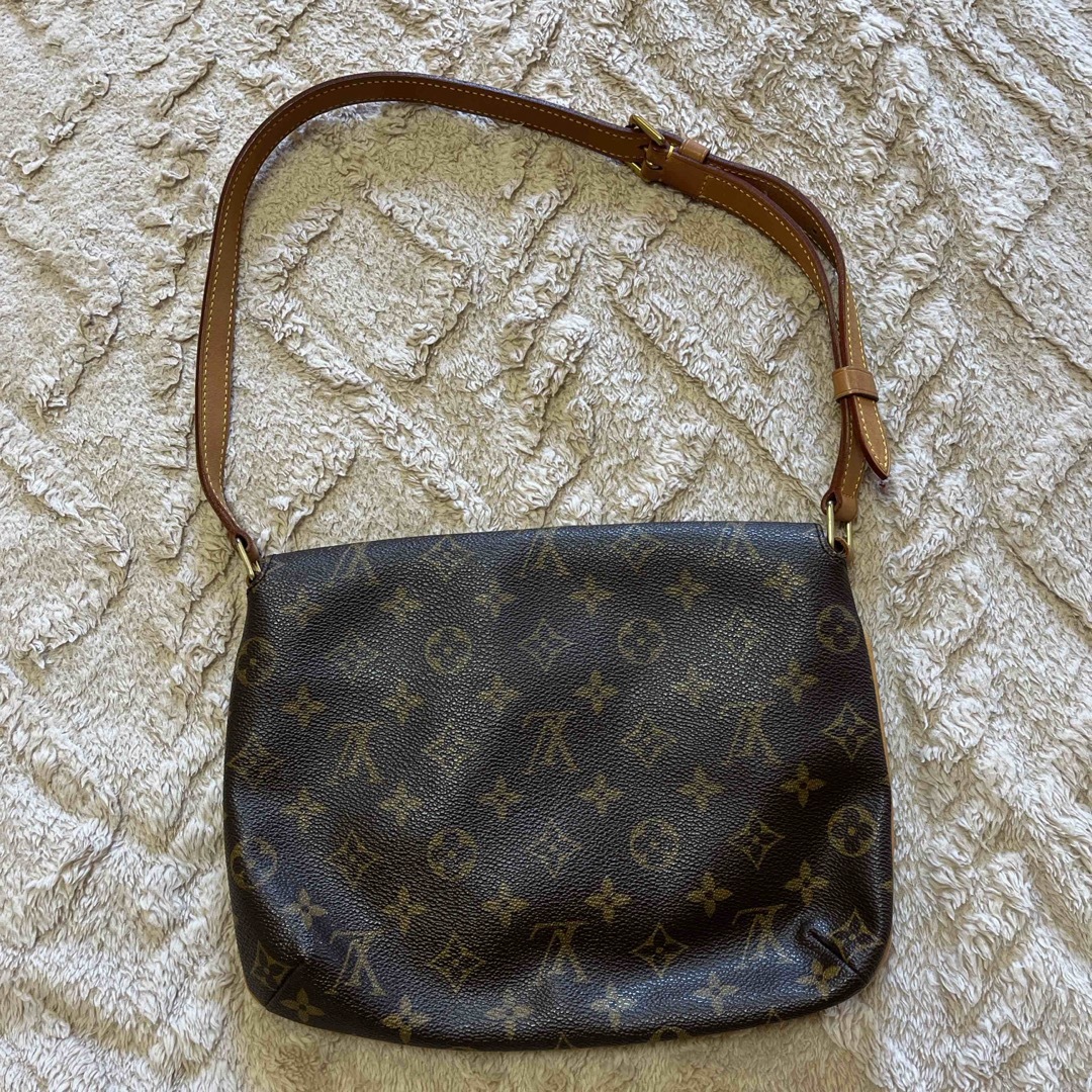 LOUIS VUITTON(ルイヴィトン)のLouis Vuitton ルイヴィトン モノグラム ミュゼットタンゴ  レディースのバッグ(ショルダーバッグ)の商品写真