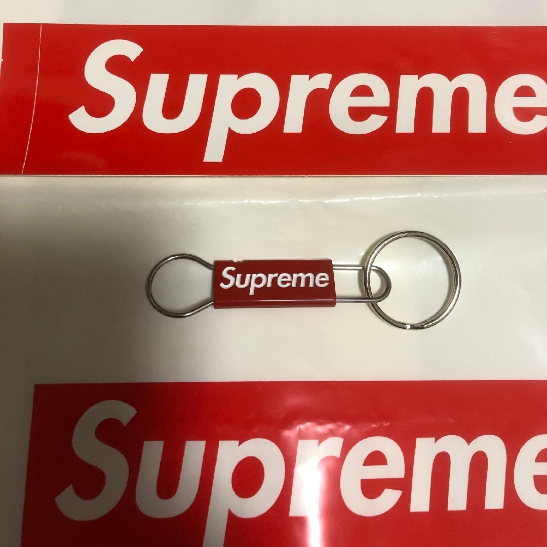 22s supreme clip keychain キーホルダー メンズのファッション小物(キーホルダー)の商品写真