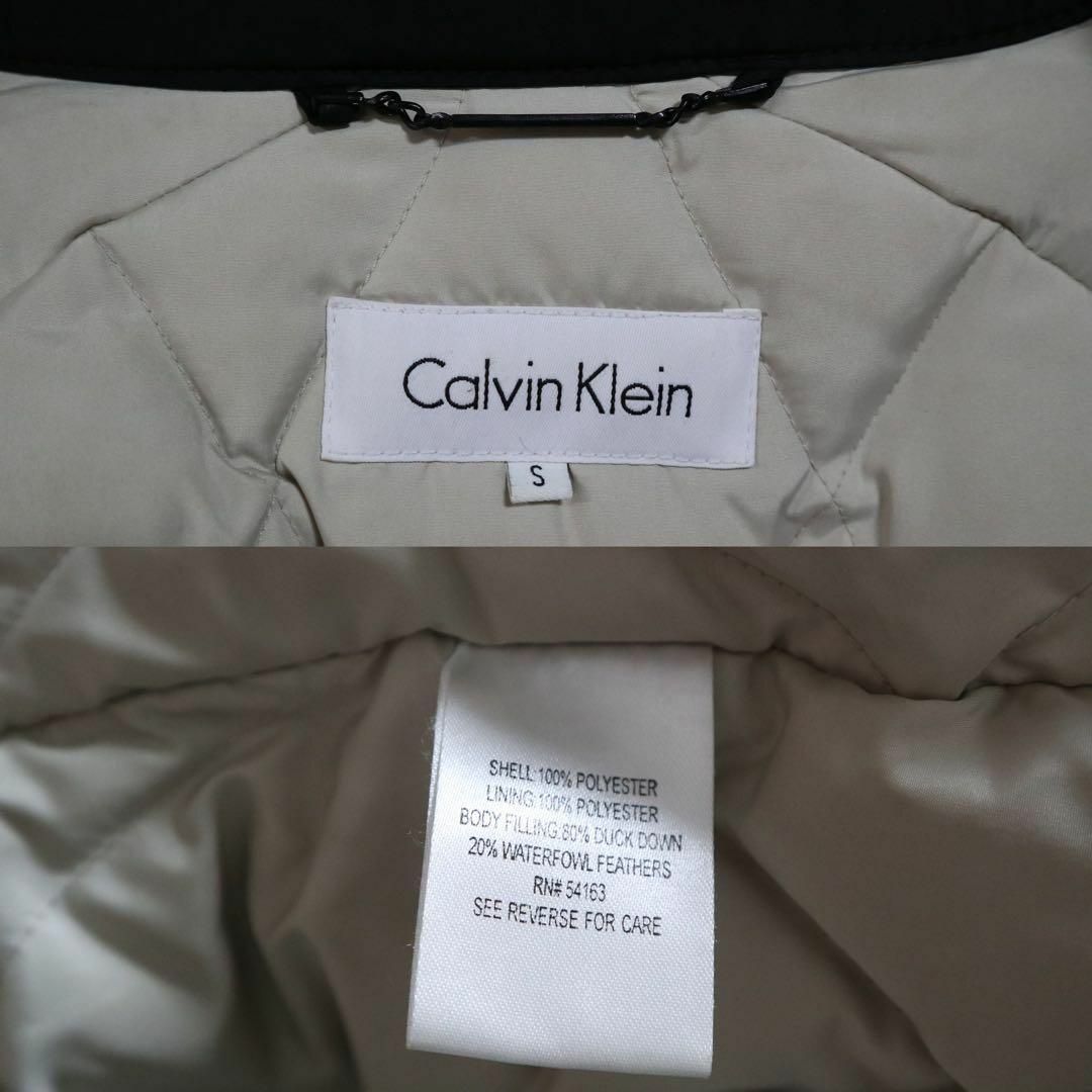 Calvin Klein(カルバンクライン)の【モード】Calvin Klein 裏地キルティング プレートロゴ ダウンJKT レディースのジャケット/アウター(ダウンジャケット)の商品写真