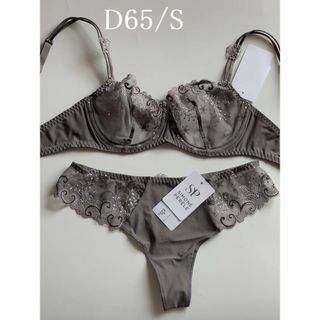 シモーヌペレール(Simone Perele)のD65+S/Simone Perele Delice シモーヌ ペレール　グレー(ブラ&ショーツセット)