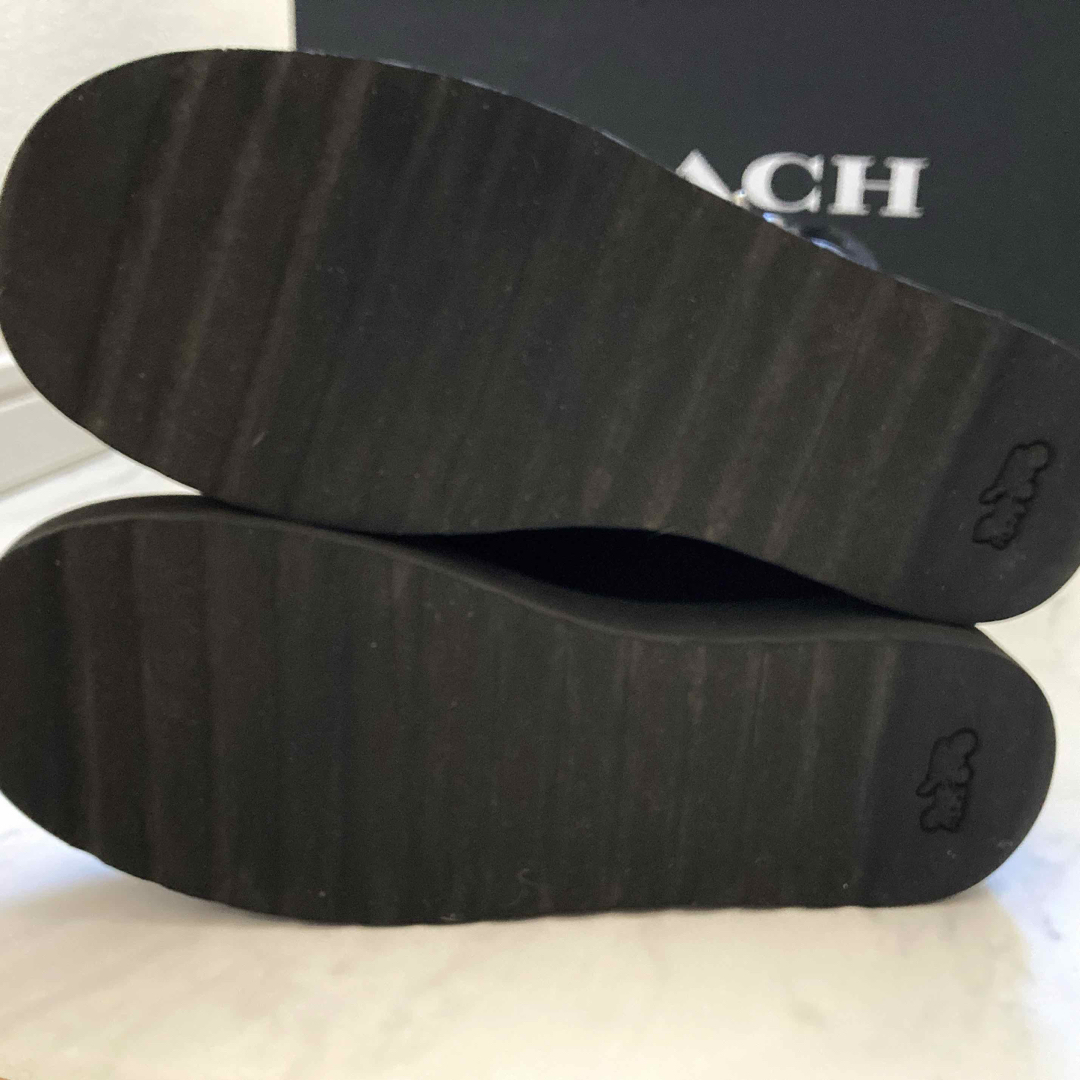 COACH(コーチ)の美品 COACH ファー ショート ムートンブーツ 黒 23.0 本革 レザー レディースの靴/シューズ(ブーツ)の商品写真