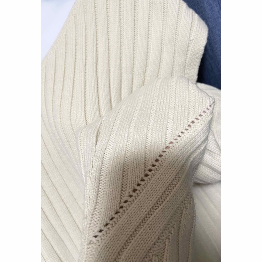 GU(ジーユー)のカットアウトセーター　GU  リブ　ニット　袖　切り込み レディースのトップス(ニット/セーター)の商品写真