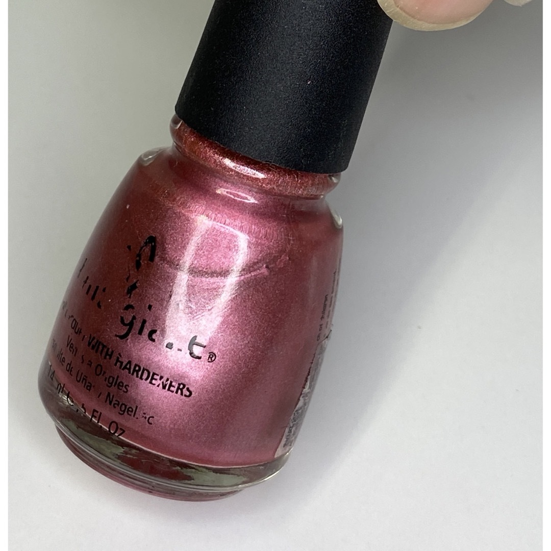 China Glaze(チャイナグレーズ)のチャイナグレーズ　ネイルポリッシュ　残量たっぷり　マニキュア　ネイルカラー コスメ/美容のネイル(マニキュア)の商品写真