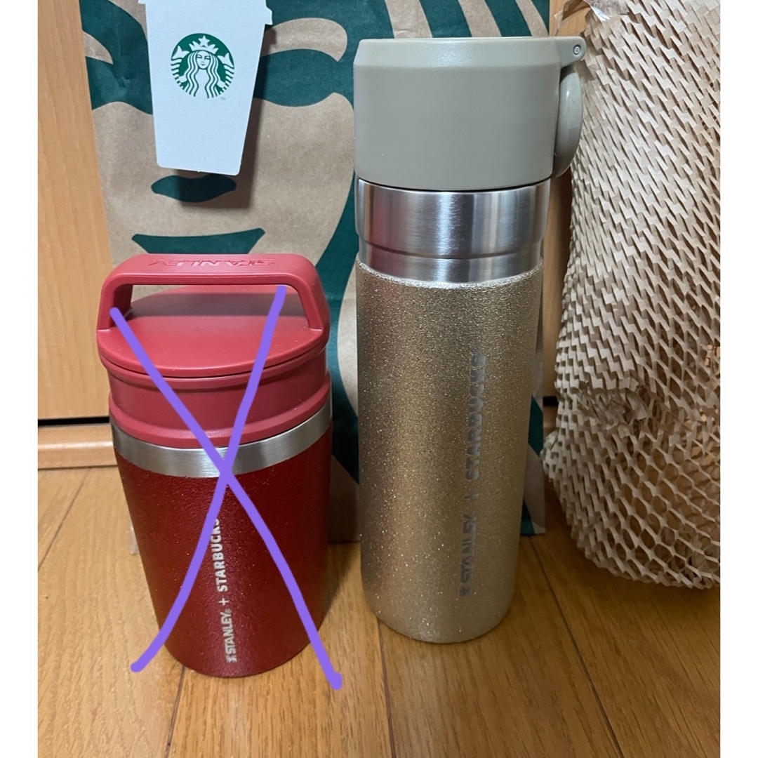 Starbucks Coffee(スターバックスコーヒー)のスターバックス　ステンレスボトルスタンレー グリッターゴールド インテリア/住まい/日用品のキッチン/食器(タンブラー)の商品写真