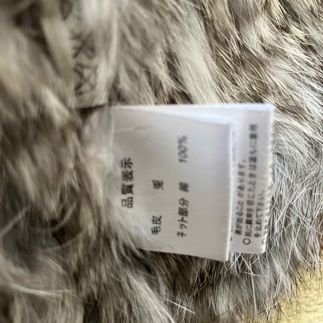ラビットファーショートベスト　レディース レディースのジャケット/アウター(毛皮/ファーコート)の商品写真