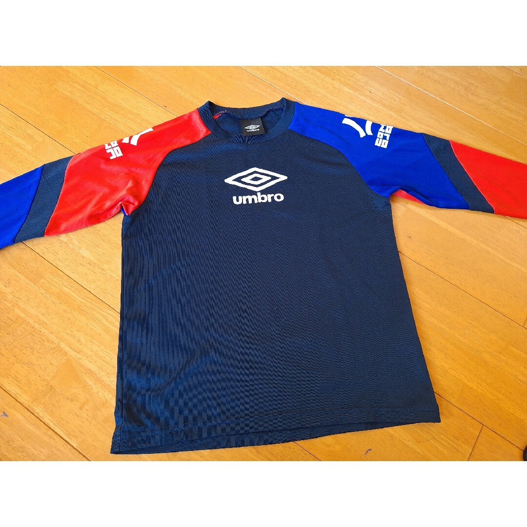 UMBRO(アンブロ)のUmbro 140cm(130cm) 長袖Tシャツ キッズ/ベビー/マタニティのキッズ服男の子用(90cm~)(Tシャツ/カットソー)の商品写真