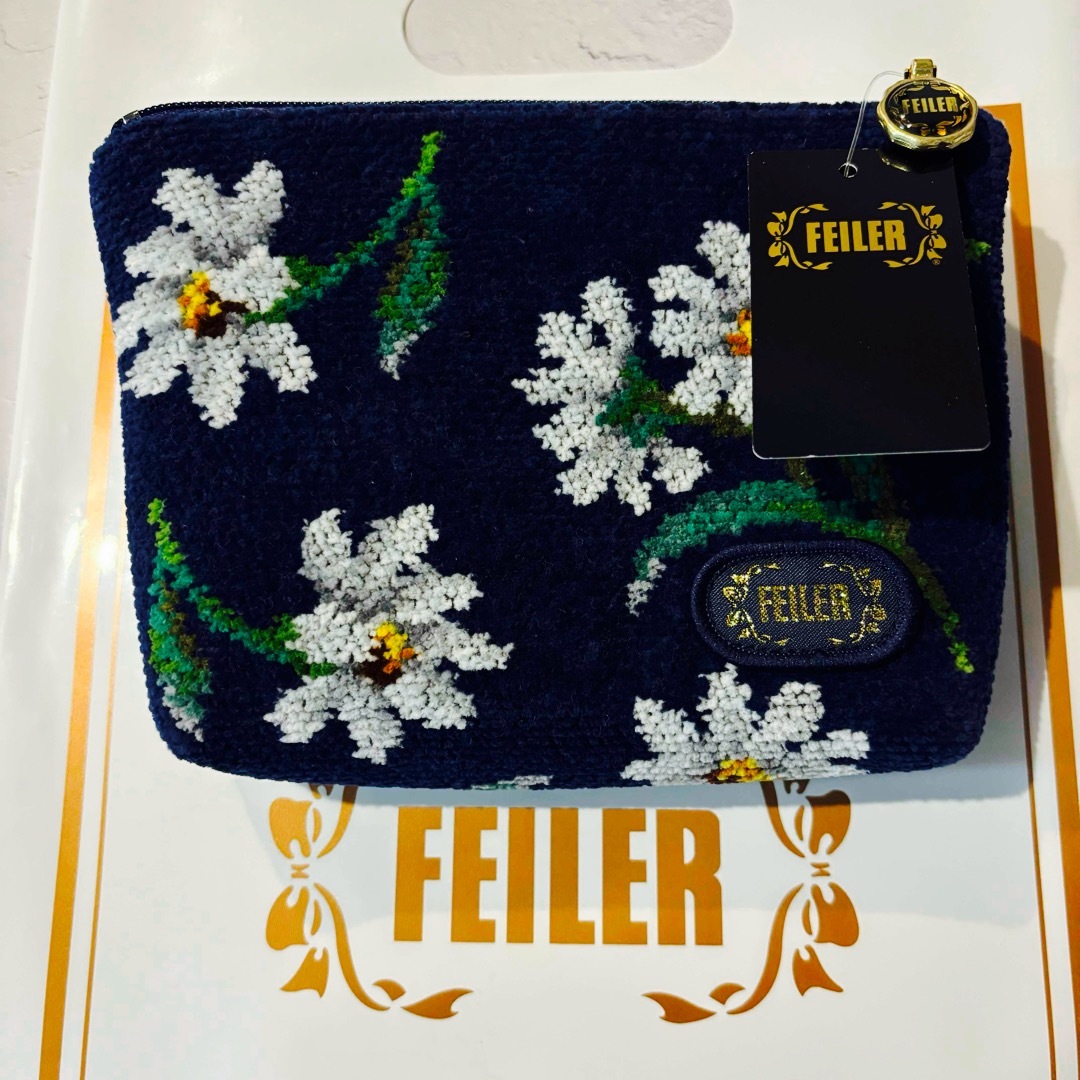 FEILER(フェイラー)の【新品】フェイラーFEILER ポーチ  プレゼント袋付 レディースのファッション小物(ポーチ)の商品写真