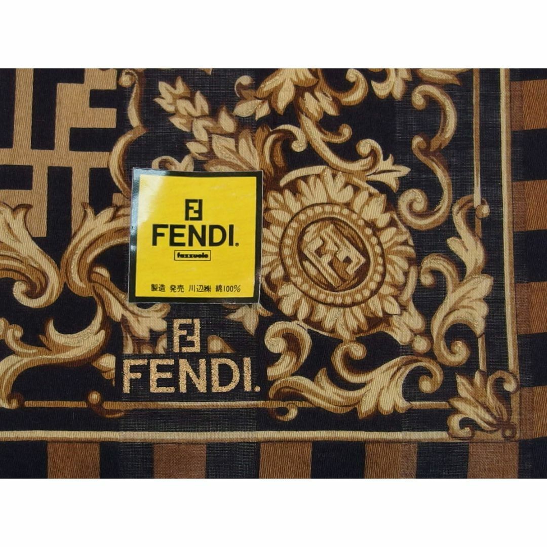 FENDI(フェンディ)の未使用★FENDI フェンディ ズッカ柄 ハンカチ レディースのファッション小物(ハンカチ)の商品写真