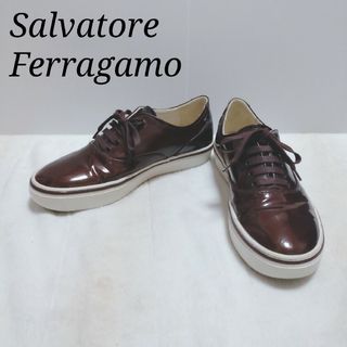 フェラガモ(Ferragamo)のサルヴァトーレ・フェラガモ★エナメルスニーカー★US7.5/25.5㌢相当★茶色(スニーカー)