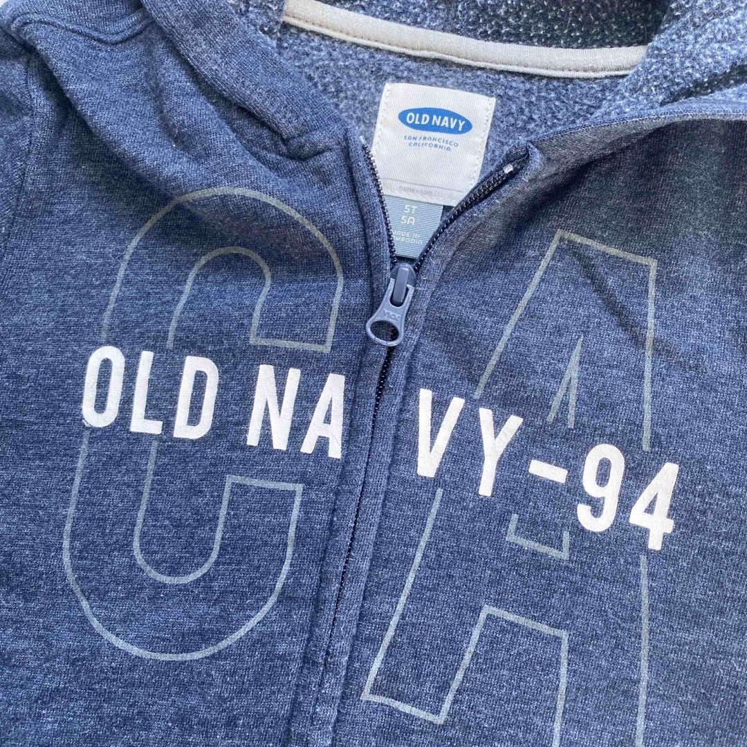 Old Navy(オールドネイビー)のOLD NAVY 裏起毛パーカー　5T 110cm キッズ/ベビー/マタニティのキッズ服男の子用(90cm~)(ジャケット/上着)の商品写真