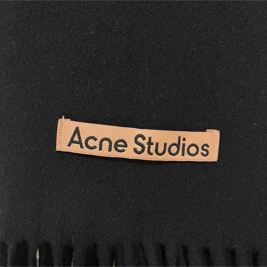 Acne Studios(アクネストゥディオズ)のAcne Studios マフラー 黒 レディースのファッション小物(マフラー/ショール)の商品写真