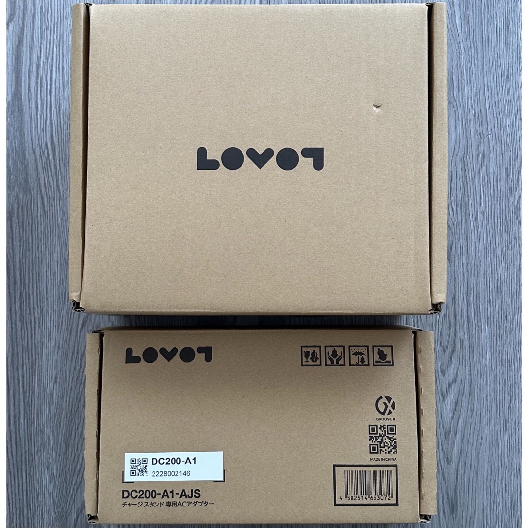 LOVOT チャージスタンドセット　充電器　お出掛け用 エンタメ/ホビーのおもちゃ/ぬいぐるみ(キャラクターグッズ)の商品写真