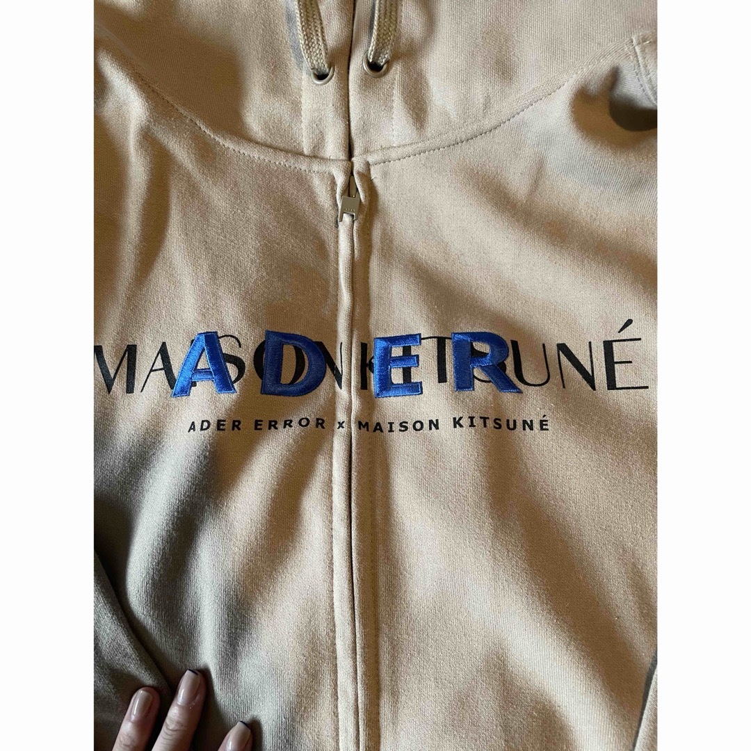 MAISON KITSUNE'(メゾンキツネ)のMAISON KITSUNE' パーカー　トレーナー　ベージュ　メンズ　A2  メンズのトップス(パーカー)の商品写真