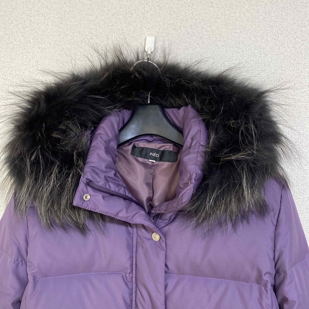 INED(イネド)のINED イネド 紫 パープル ダウン80％ ショートダウンコート 暖かいDMW レディースのジャケット/アウター(ダウンジャケット)の商品写真