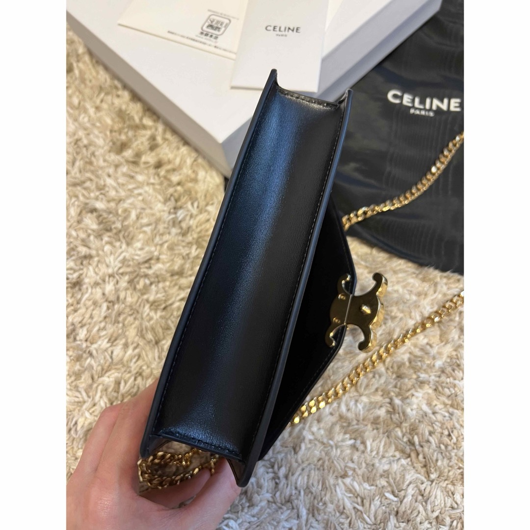 celine(セリーヌ)のCELINE チェーンウォレット マーゴ トリオンフ レディースのバッグ(ショルダーバッグ)の商品写真