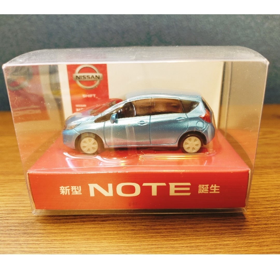 日産(ニッサン)の【非売品】日産　セレナ　ノート　ミニカー エンタメ/ホビーのおもちゃ/ぬいぐるみ(ミニカー)の商品写真