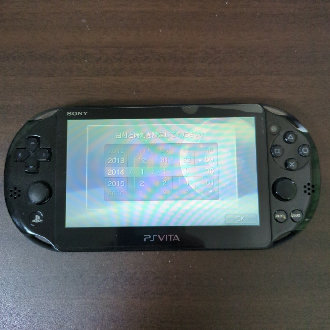 SONY PlayStationVITA 本体  PCH-2000 エンタメ/ホビーのゲームソフト/ゲーム機本体(携帯用ゲーム機本体)の商品写真